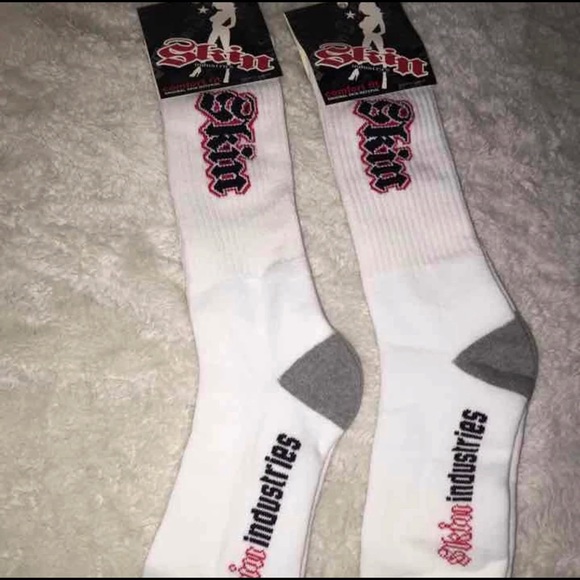 Skin Other - NWT SKIN INDUSTRIES 2 PAIR SOCKS 10-13